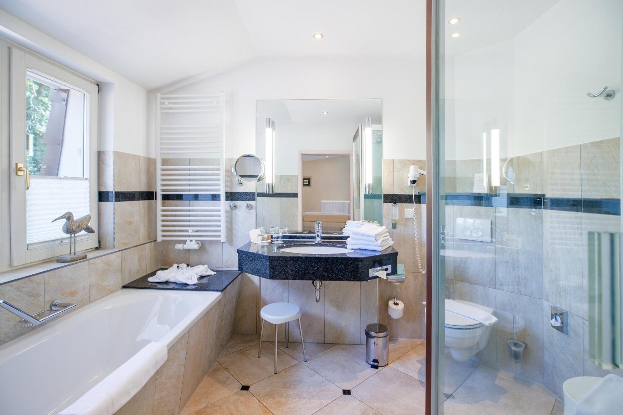 Kurhaus Am Inselsee 4*