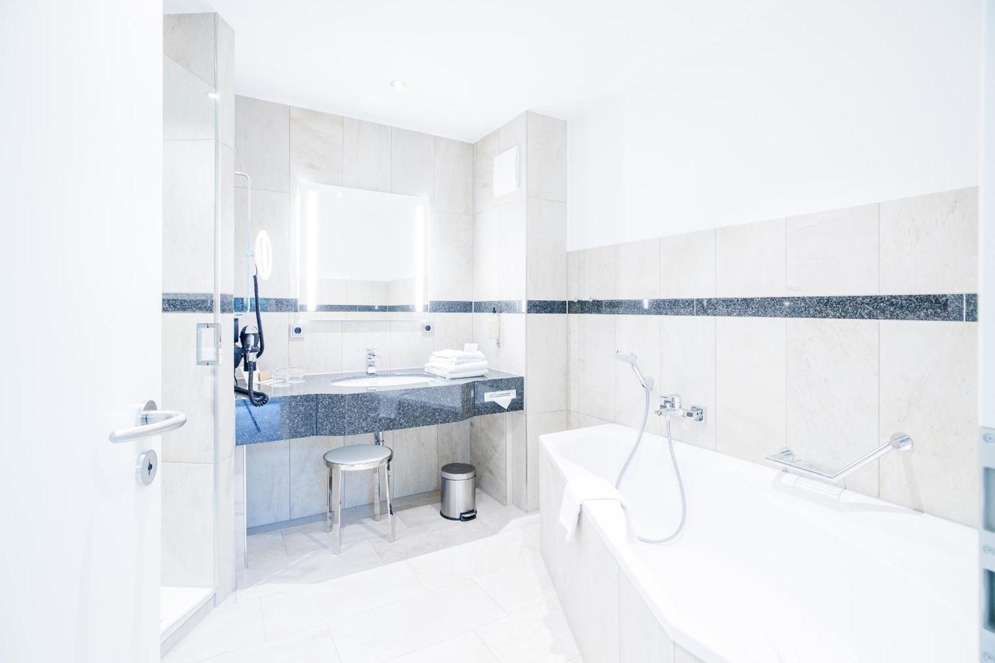 Kurhaus Am Inselsee 4* Güstrow